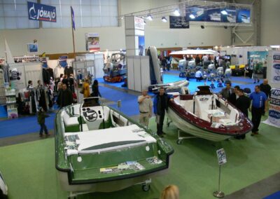 A Hanex területe a Budapest Boat kiállításon. Két darab saját gyártású ZF üvegszálas motorcsónakunk.